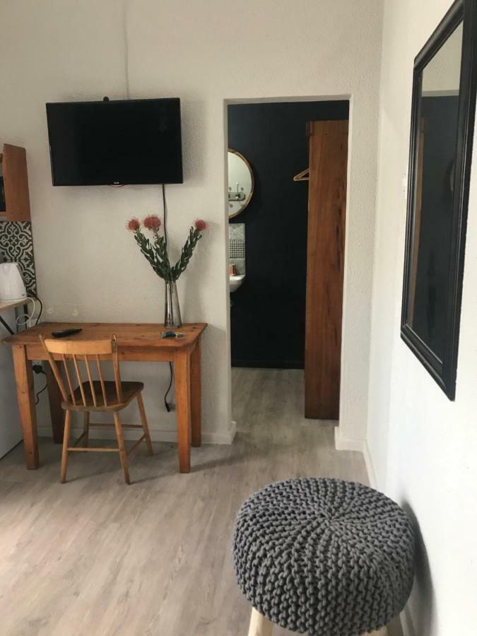 Olive Tree Private Rooms In Stellenbosch- No Load Shedding Dış mekan fotoğraf